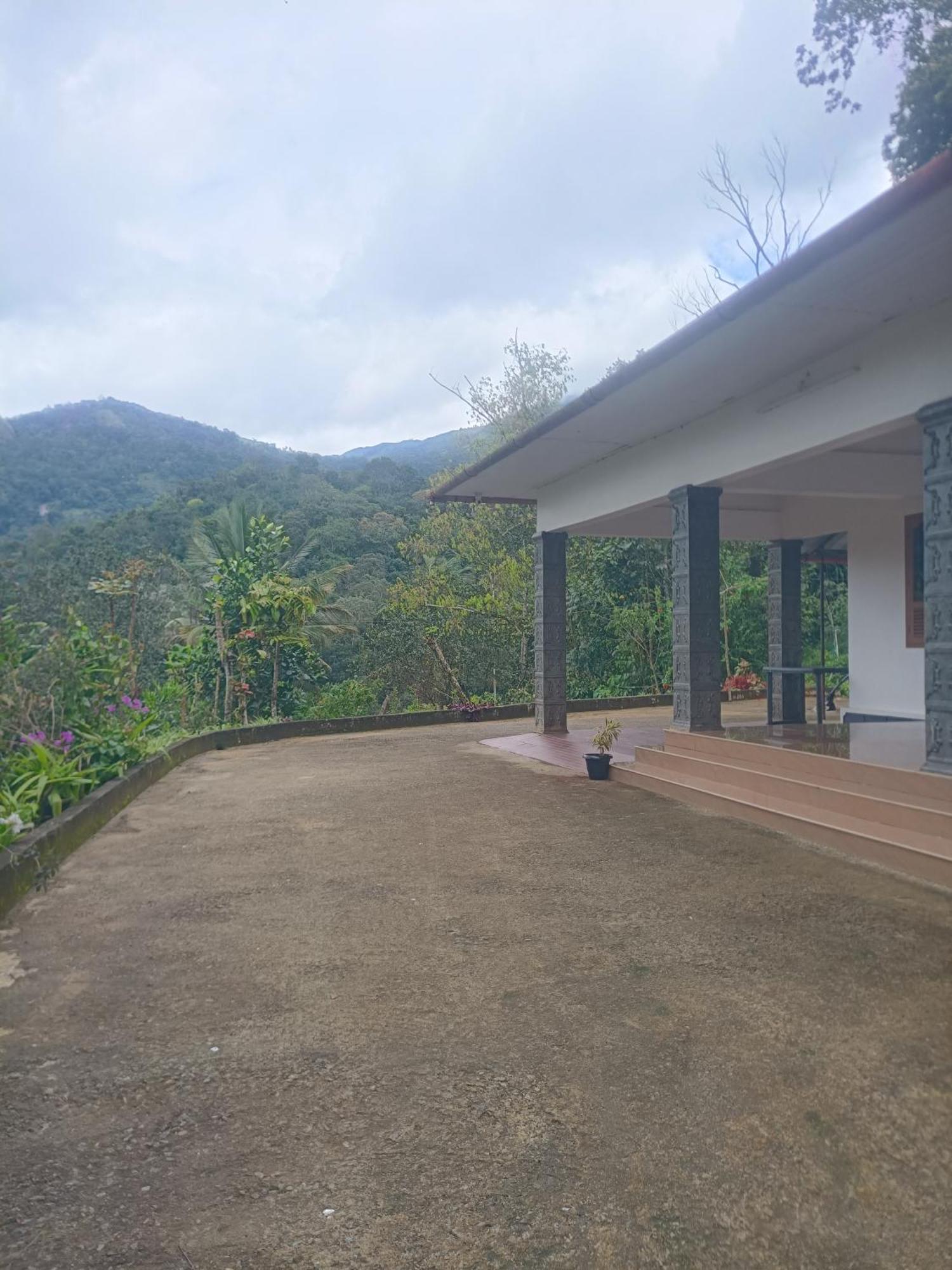 Anivilla Holiday Home Kunjithanny Anachal Buitenkant foto