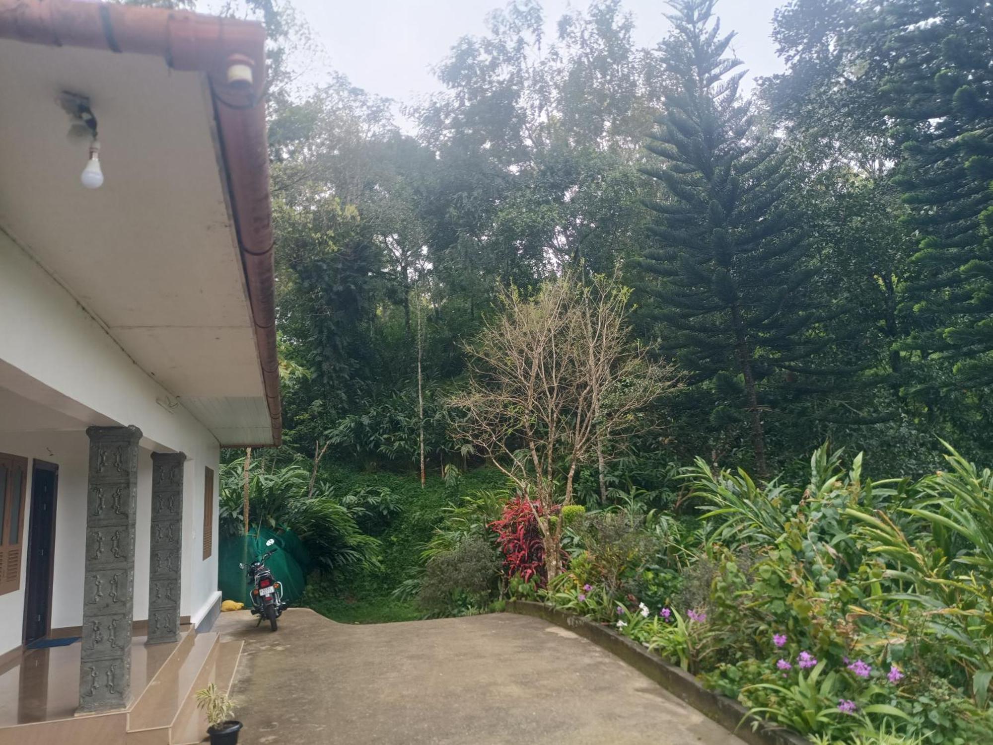 Anivilla Holiday Home Kunjithanny Anachal Buitenkant foto